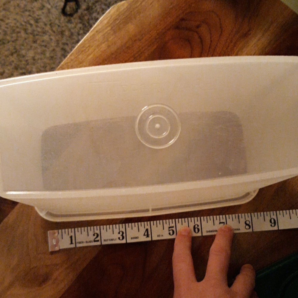 Tupperware cereal  container - Picture 7 of 9
